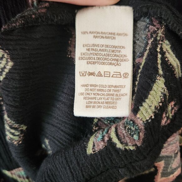 Free People Womens XS Just The Two Of Us Black Boho Tunic Peasant Floral Top - Picture 8 of 11